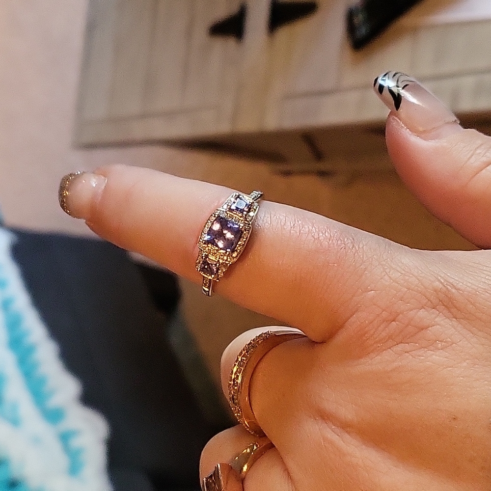 14 kt white gold Tazanite and diamond ring